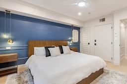 BRAND NEW - Condo by convention center - Image 3