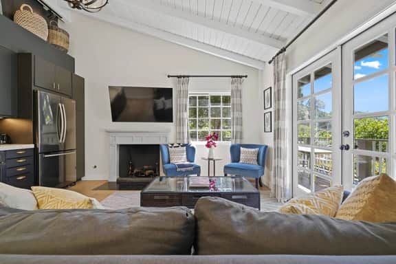 Beverly Hills Bungalow - NEW - Image 4