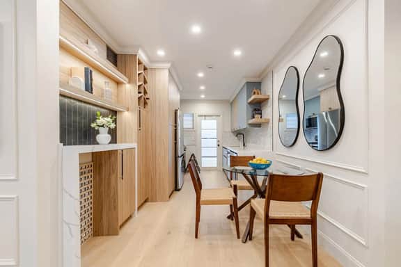 BRAND NEW - Condo by convention center - Image 2