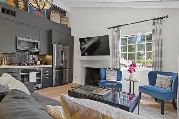 Beverly Hills Bungalow - NEW - Image 1